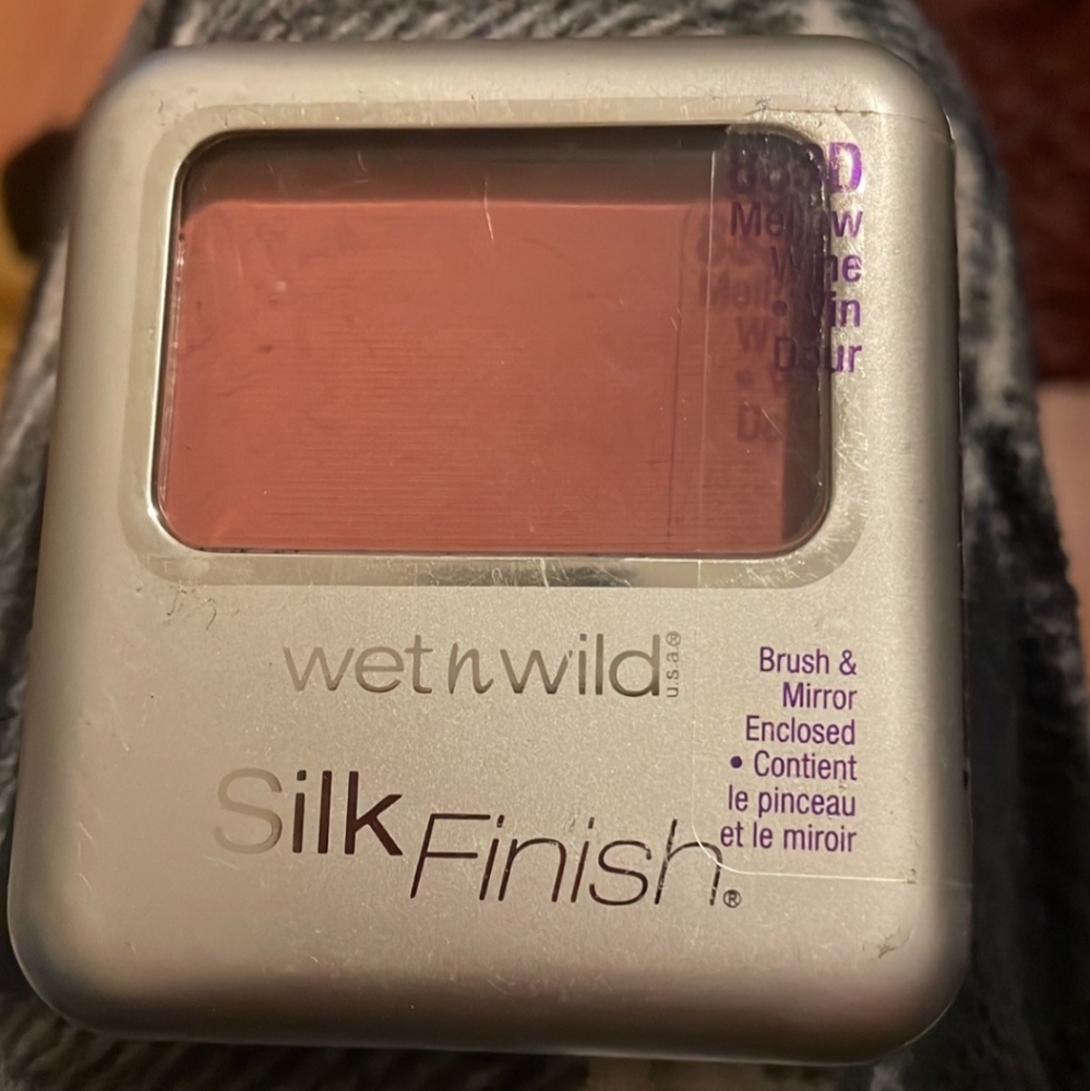 Wet N Wild Silk Finish Blush 833D Mellow Wine